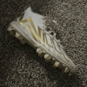 American football cleats size 9